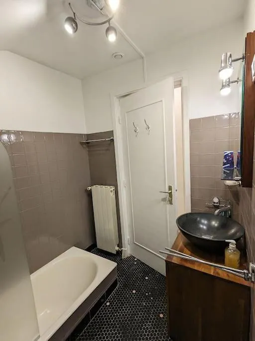 Garden House, Parking, 3 Mins Rer, 1Km Paris Villa Arcueil Holiday home