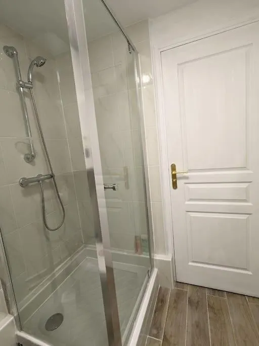Holiday home Garden House, Parking, 3 Mins Rer, 1Km Paris Villa Arcueil