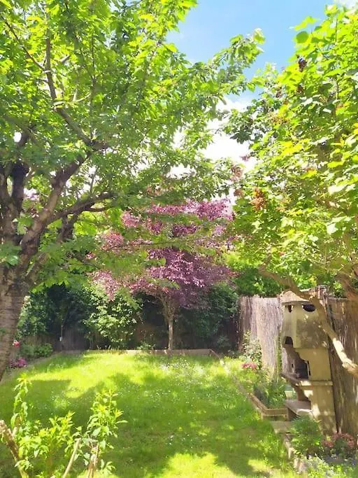 Garden House, Parking, 3 Mins Rer, 1Km Paris Villa Arcueil