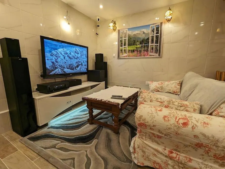 Holiday home Garden House, Parking, 3 Mins Rer, 1Km Paris Villa Arcueil